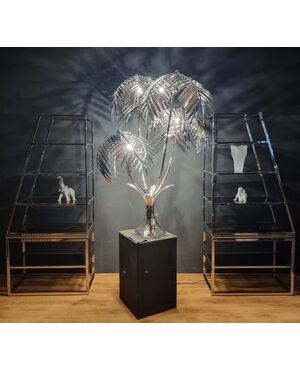 Imposing Floor Lamp: The Vintage Charm of the Kenzia in Satin Steel