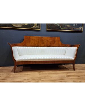 Imperial Biedermeier sofa in walnut from 1830 Vienna