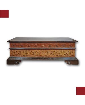 PAINTED WALNUT CHEST, EARLY 17TH CENTURY