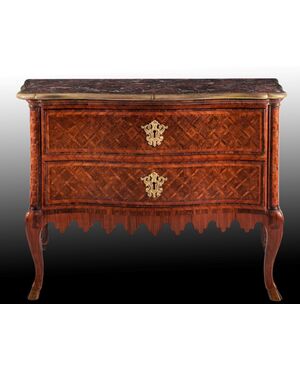 Cassettone intarsiato a marqueterie in legni diversi, Roma, terzo quarto del XVIII secolo