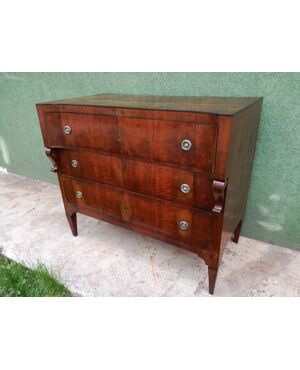 Early 1800s Venetian chest of drawers