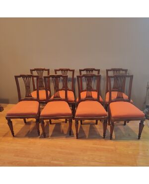 Gruppo di 8 sedie epoca 700