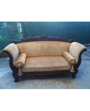 DIVANO IN MOGANO INTAGLIATO 800