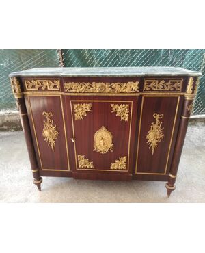 Credenza con bronzi