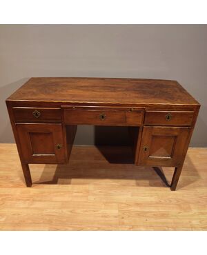 Scrivania mossa direttorio