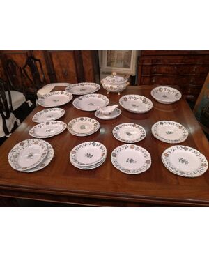 "Tacchiolo" 18th Century Majolica Set