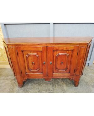 Credenza veneta scantonata