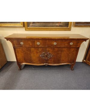 Credenza  fianchi mossi