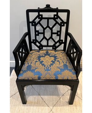Poltrona in stile orientale nera