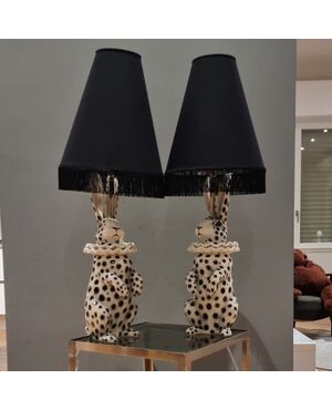 Lampada con Coniglio in Ceramica Dipinta vestiro da Pierrot