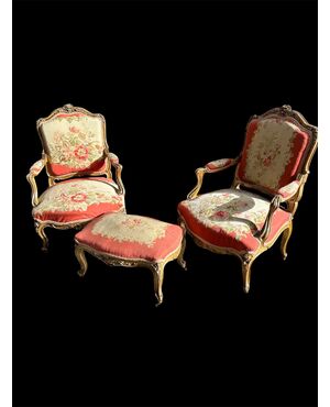 Coppia di poltrone con pouf