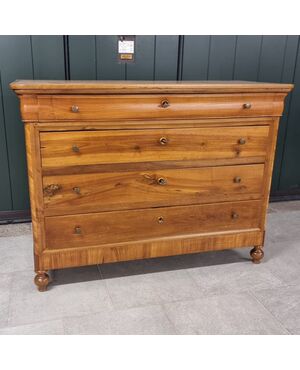 Venetian chest of drawers, light walnut and cherry wood, from 1850 with 4 drawers