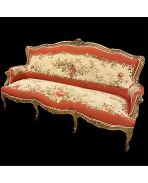 Divano in oro zecchino