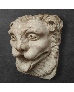 Bel mascherone in marmo XVII secolo