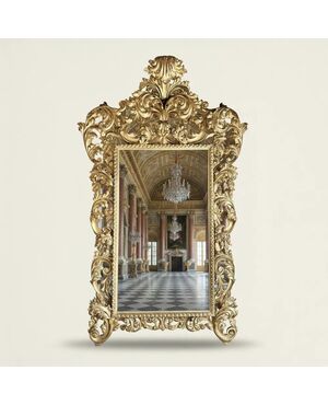 
Maestosa Specchiera Luigi XV in legno intagliato e dorato
