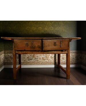 Tavolo spagnolo XVIII secolo