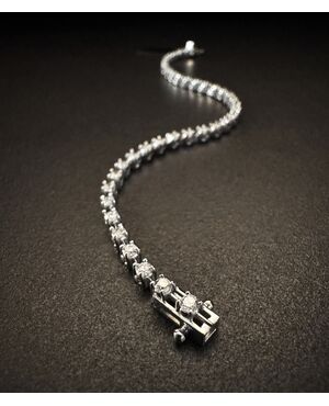 Bracciale  tennis  in  oro  bianco