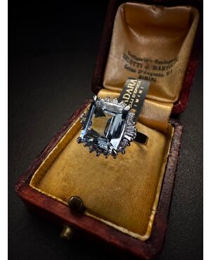 Anello  in  Platino  con  Acquamarina e  Diamanti