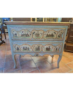 Chest of drawers painted with papier-mâché applications