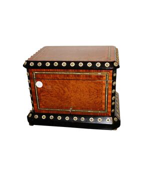 Scatola porta liquori in radica di maples e madreperla - XIX secolo