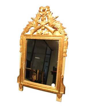 Specchiera in legno dorato in stile Luigi XVI – Francia, seconda metà XIX secolo