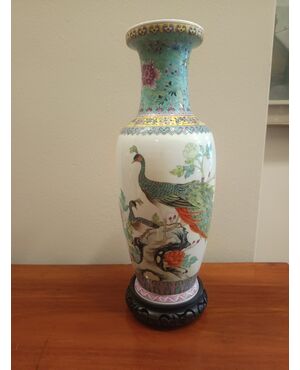 Vaso cinese in porcellana policroma