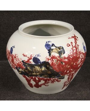 Chinese vase in painted ceramic with flowers and animals