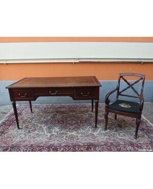 SCRITTOIO DA CENTRO IN MOGANO E POLTRONA EPOCA FINE 800