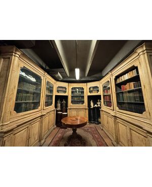 LIB013 - Farmacia in tre corpi, epoca primi '800, misure cm L 370 x L 370 x H 278