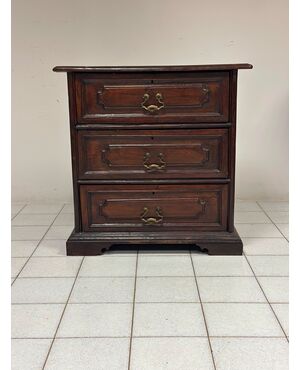 Three-drawer chest. Emilia 17th century