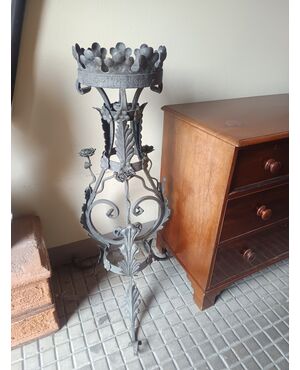 Fioriera in ferro battuto