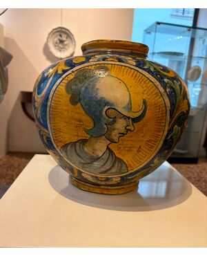 Grande boccia in maiolica , manifattura Di Bartolo , Caltagirone XIX secolo