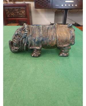 Rinoceronte in ceramica Raku