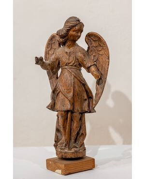 Angelo in legno - piccole mancanze - XVI secolo