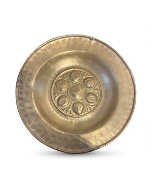 Piatto elemosiniere , seconda metà del XVI secolo