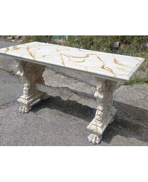 Tavolo laccato a finto marmo