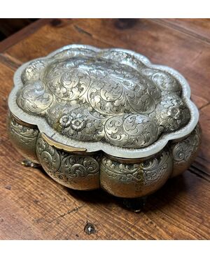 Finely chased, polylobed silver-plated metal box. Era: Art Nouveau.