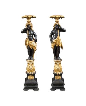 Coppia di sculture in legno intagliato, dorato e dipinto - Mori reggi vaso. Venezia, XVIII secolo.