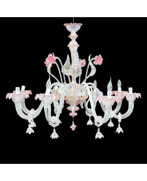 Lampadario a otto luci in vetro soffiato di Murano. Italia, inizi XX secolo.