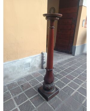 Piedistallo in massello di mogano
