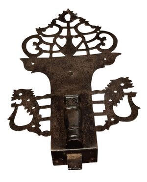 Catenaccio in ferro forgiato e traforato