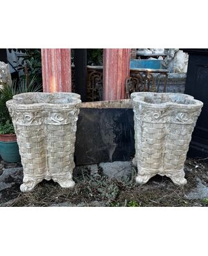 DAR689 - N. 2 vasi in cemento, epoca '800/'900, misure cm L 50 x P 50 x H 60