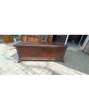 16th-century chest carved with lion paws