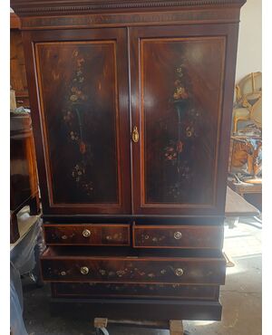 Elegante armadio inglese dipinto dell'800