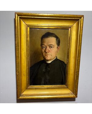 Antico dipinto olio su tela epoca XIX raffigurante prelato / personaggio un cornice dorata laccata dorata. Mis 60 x 45