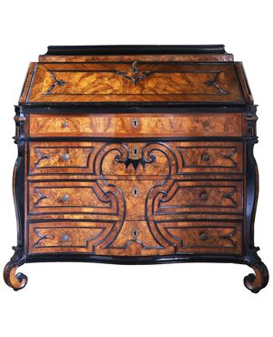Walnut and burr walnut veneered slant-front desk with ebonized frames. Lombardy, 18th century