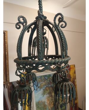 lampadario in ferro battuto