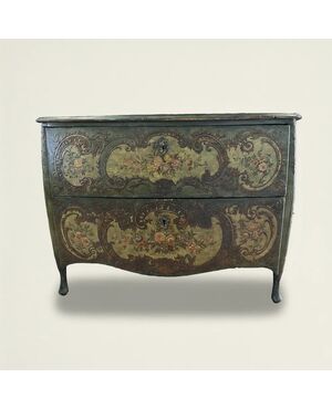 
Cassettone Veneziano Luigi XV laccato e dipinto, XVIII sec.