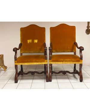 Pair of ram's bone thrones. Lombardy, late 17th century