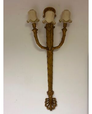 Grande applique Luigi XVI in legno intagliato e dorato